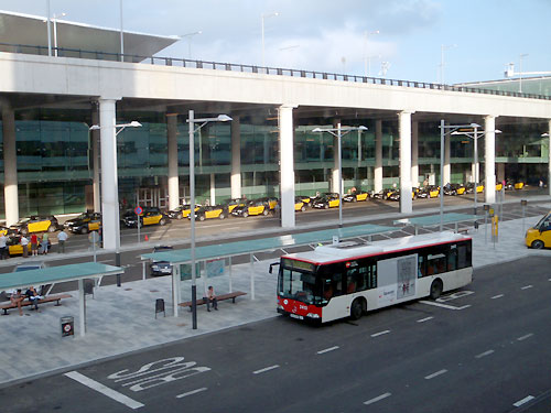 Bus to/from Barcelona Airport. Express Airport Aerobus, Nitbus (night bus) to/from city center
